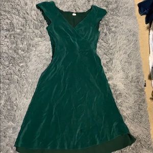 green dress
